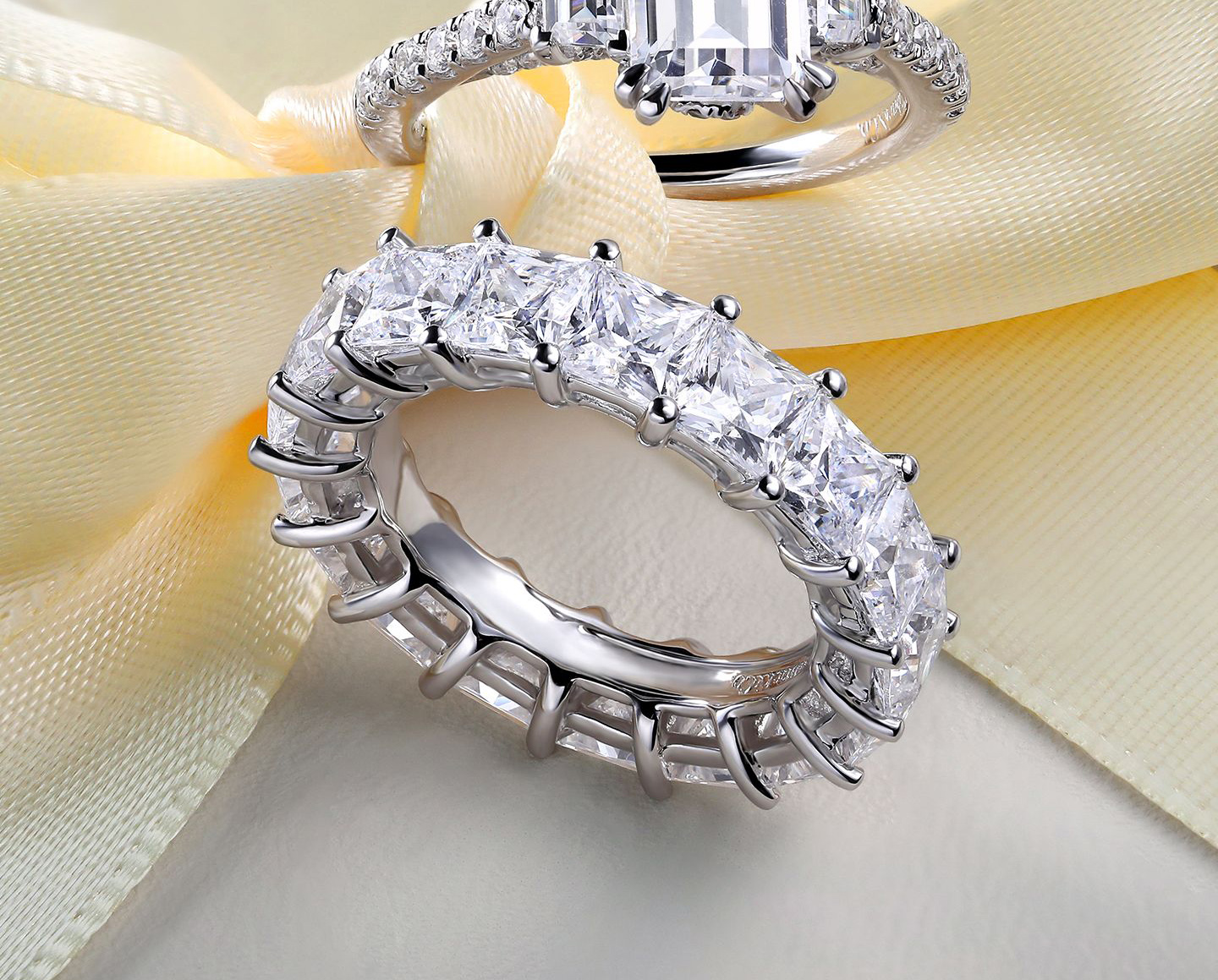 Women's Wedding Bands Toner Jewelers offers a stunning selection of wedding bands to compliment your engagement ring. Our exceptional craftsman individually handcrafts or oversees each ring with careful attention to detail and styling. We offer a variety of styles in order to create a unique heirloom. Toner Jewelers Overland Park, KS